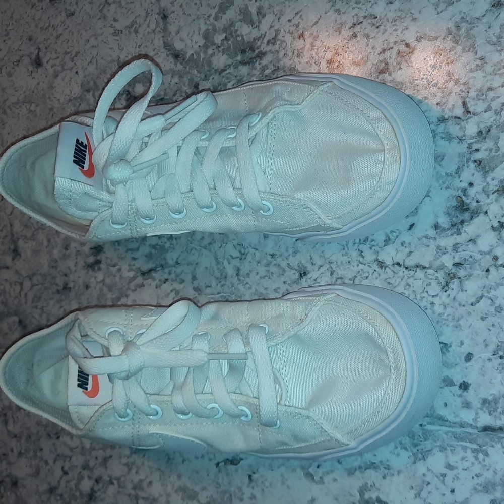 Nike shoes